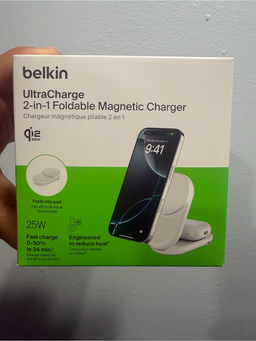 belkin UltraCharge 2-in-1 Foldable Magnetic Charger - White